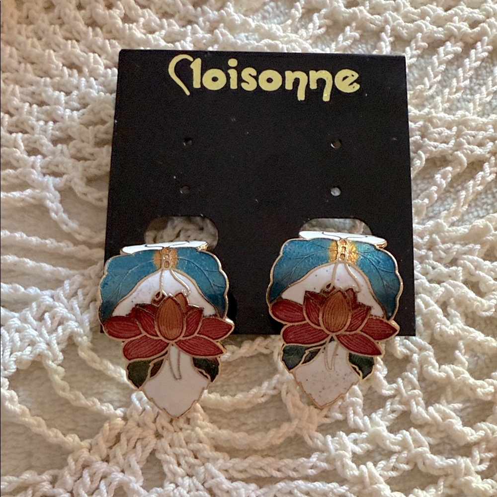 Immaculate Vintage Cloisonné Clip Earrings 🦋